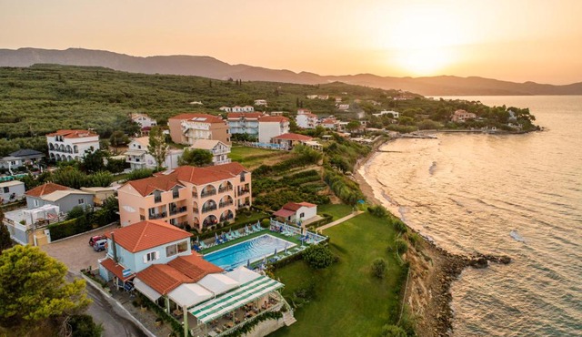 Achillion Apartments & Studios in Amoudi