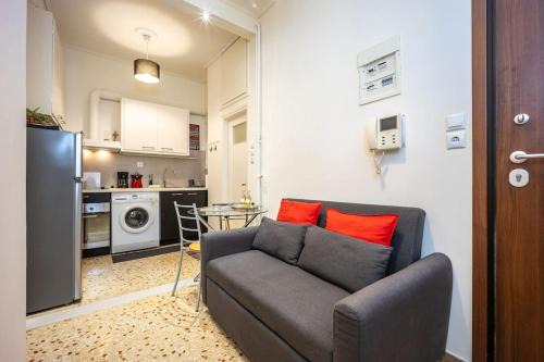 Acropolis 5 Hills 1st FLR Aprt by Lodgespot