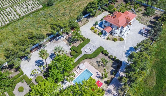Adriana di Levante by "elite" in Ayios Kirikos