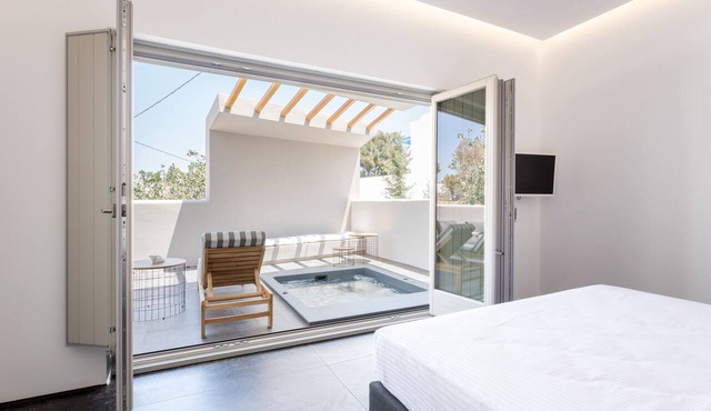 Aegean Gem in Santorini