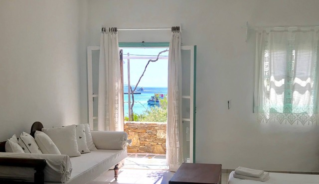 Aeolos Beach Hotel in Folegandros