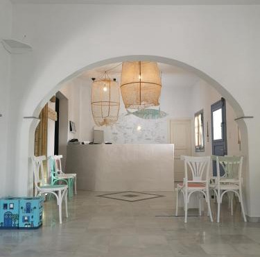 Aeolos Hotel in Kamares