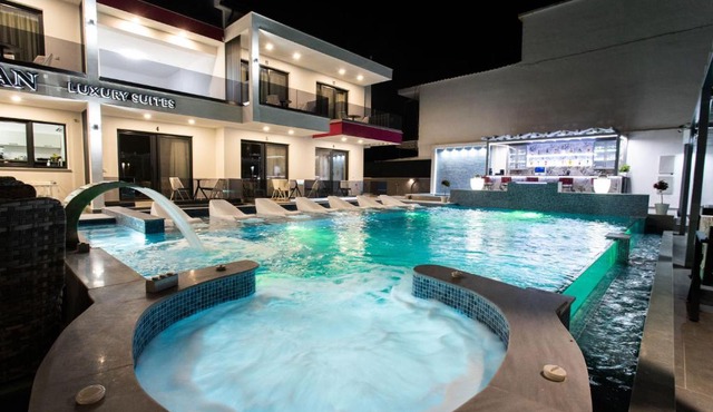Aeonian Luxury Suites Asprovalta, Adults Only & Kids 12 Plus in Asprovalta