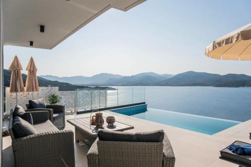 Alexandria Seaside Luxury Villas in Kriaritsi in Sykia Chalkidikis