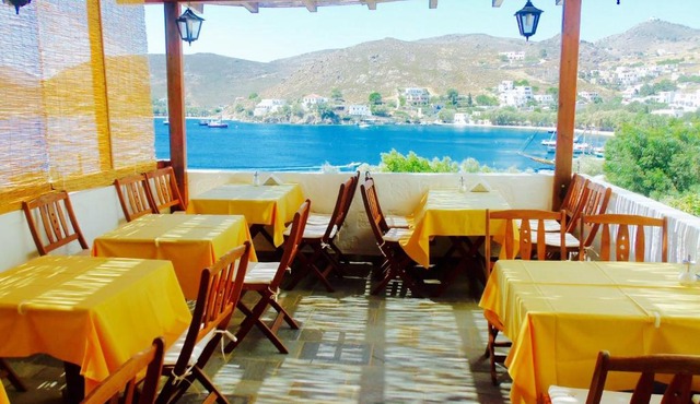 Alexandros Hotel