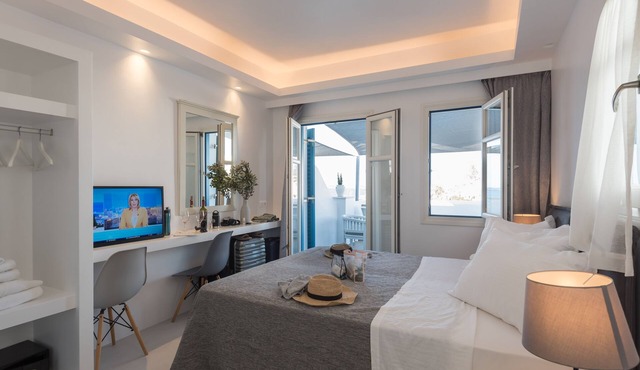 Alexandros Suites & Apartments