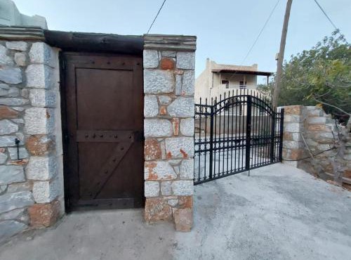 Alika Village Maisonette, in East Mani