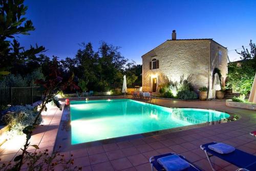 Allaria Villa Traditional Villa in Margarítai