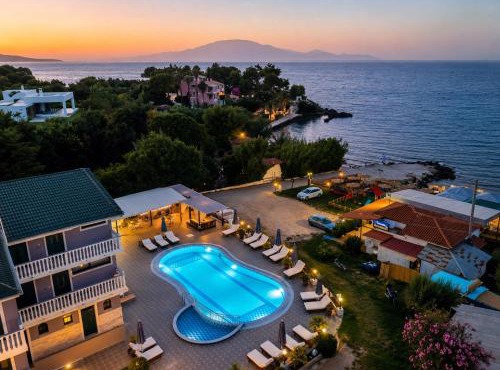 Amarylis Beachfront Studios in Amoudi
