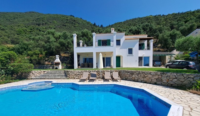 Amazing views from this very well located villa in Corfu