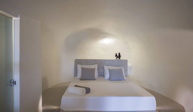 Anastasia Oia Cave House