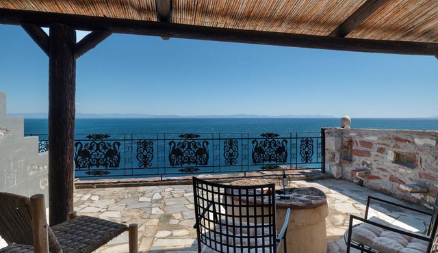 Apartment 'Castle Rizaraki 204' with Sea View, Wi-Fi and Air Conditioning in Γύθειο
