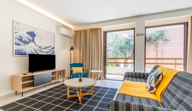 Apartment 'Eirini's' with Balcony, Wi-Fi and Air Conditioning in Kerkira