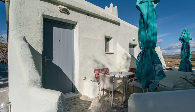 Apartment 'Studios Kapsali 3' with Sea View, Wi-Fi and Air Conditioning