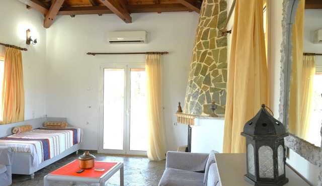 Apartment 'The Rustic Archontiko' with Sea View in Kranidi