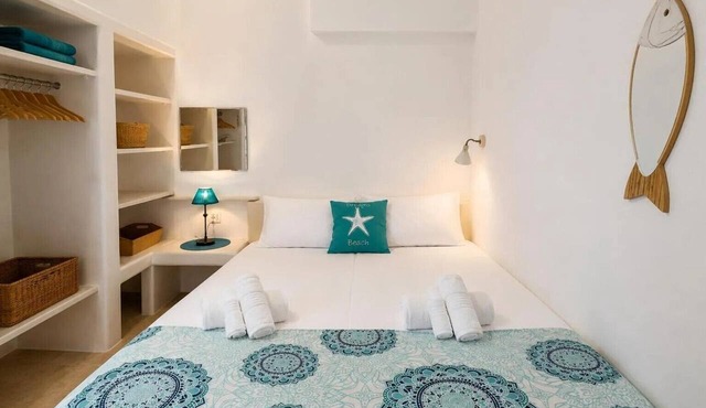 Apartment 'Theodora' with Private Terrace, Wi-Fi and Air Conditioning