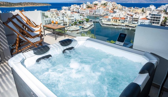 Apartment 'With Lake View, Jacuzzi' with Sea View, Wi-Fi and Air Conditioning in Agios Nikolaos