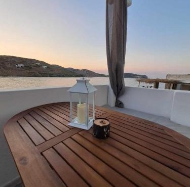 Apomero Apartment in Rochari Panormos