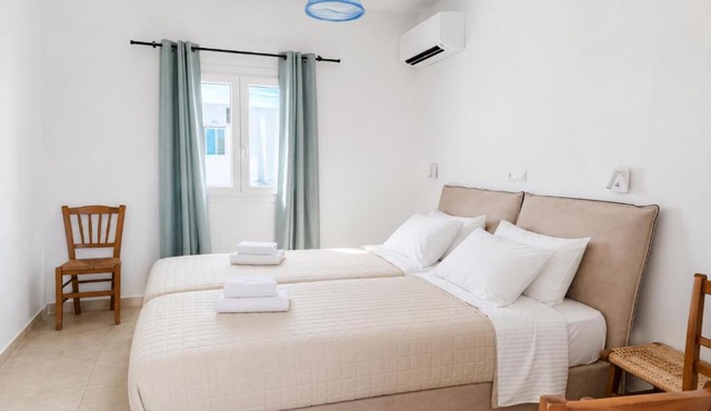 Argo Rooms Antiparos