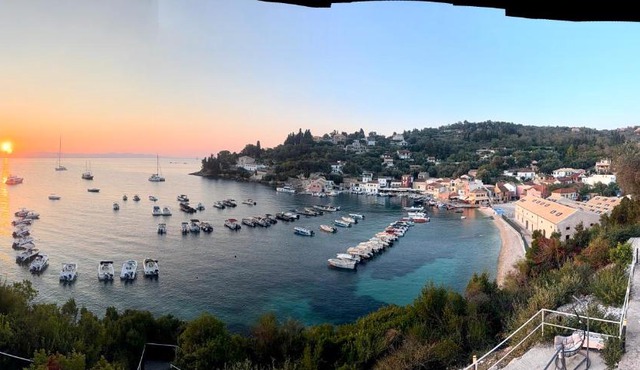 Aronis Spyros Panoramic Seaview Rooms in Longos