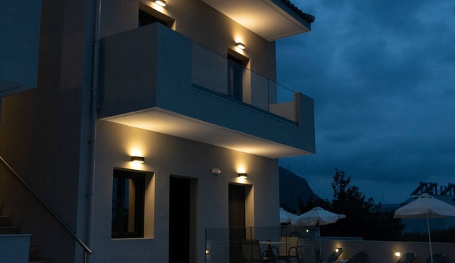 Aspri Petra in Hersonissos