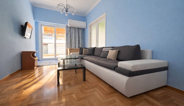 Athens Getaway - Perfect Stay for 4 by ΜΡS