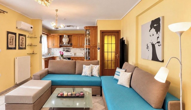 Athens Skyline - Spacious 3BR for 5 by ΜΡS in Kesariani