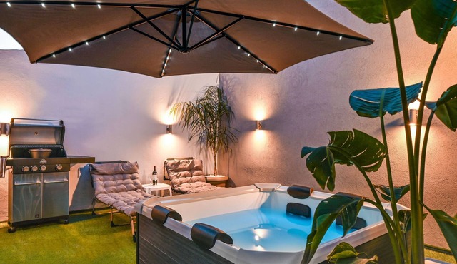 Avli Village House with Private Jacuzzi