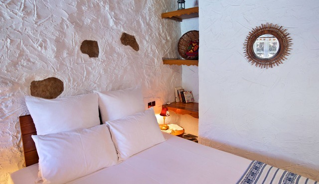 "Bamboo" 300 years old cottage "Natura cottages private garden for nature lovers in Μακρύς Γιαλός