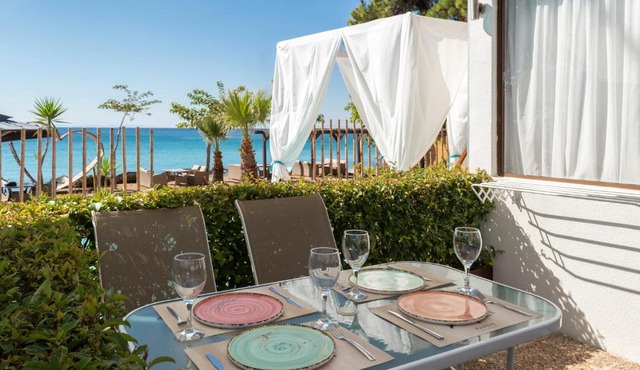 Beach Hotel Kapahi in Pefkari