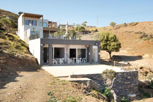 Beachfront Studio Kyma East ~ Crete's Hidden Gem in Kaloi Limenes