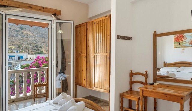 Bed and Breakfast 'Room No 12' with Sea View, Wi-Fi and Air Conditioning