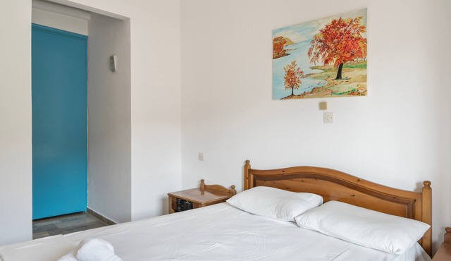 Bed and Breakfast 'Room No 14' with Sea View, Wi-Fi and Air Conditioning