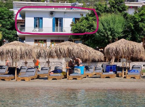 Big apartment on the beach in Tolo