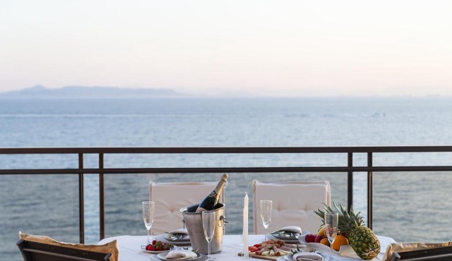 Blue Dreams - Spectacular Sea View Apartment in Athens in Athens