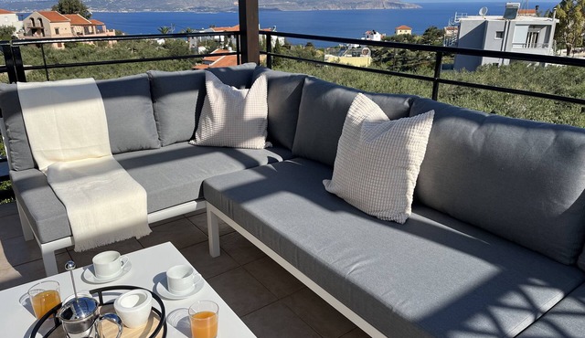 Boutique Villa with private garden, pool & parking. Blue flag beaches close by. in Chania