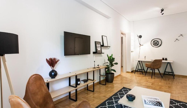 Bright 2BD Apartment in Psychiko by UPSTREET in Athens