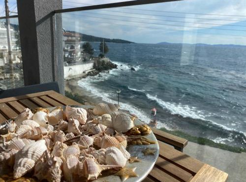 Candi Luxury Suites in Neos Marmaras