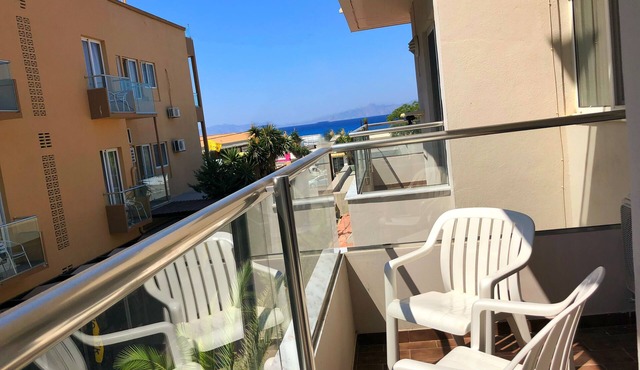Caravel Apartment Hotel