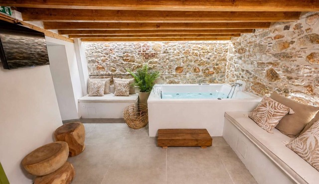 Casa Di Nonno-Jacuzzi Mountain View Stay in Lesvos