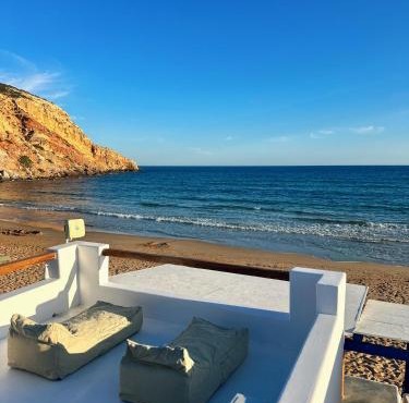 Cave Beach House Milos