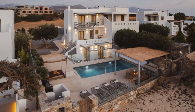 Cedar Forest Oceanfront Villa, 4BR Private Pool