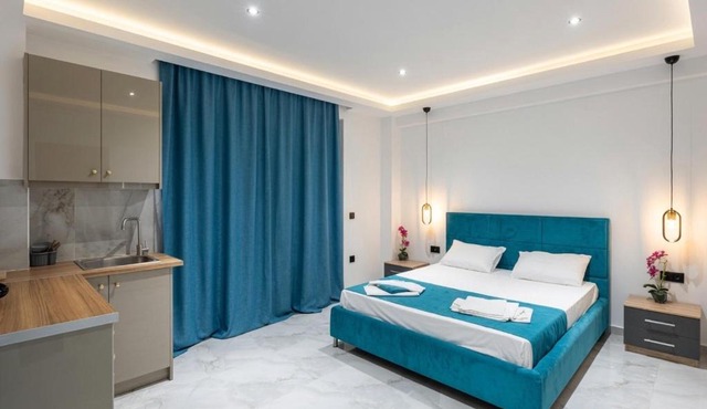 Central Luxury Rooms in Alikanas