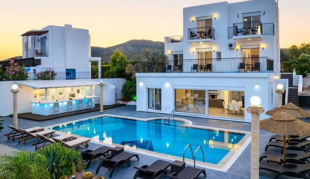 Charmante Diamond Villa in der Nähe von Gennadi Strand by Interhome