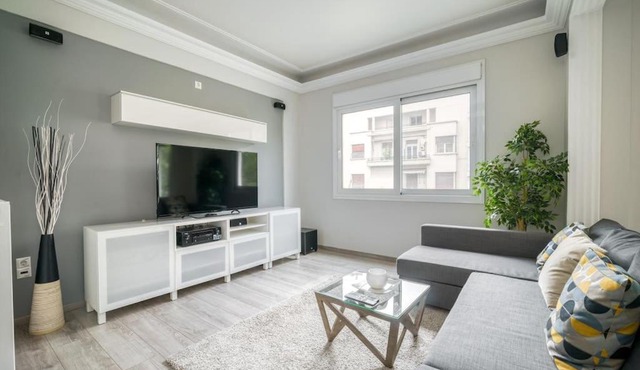 Charming Contemporary 2 bedroom apartment in Athens