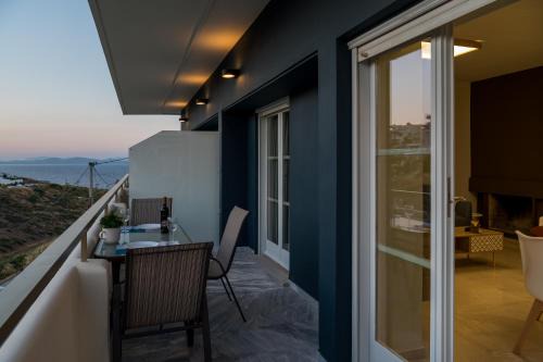 CHROMA Lodge Rafina in Rafina