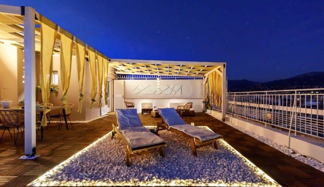 City Skyloft - Top location & Private Roof Garden in Kalamata