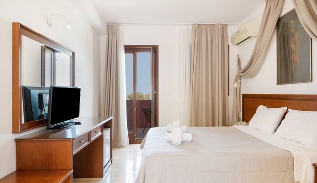 Classic Double Room at Hotel Aristotelis with Sea View and Balcony in Ancient Epidavros