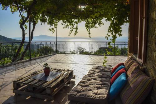 Coastal Stone Residence with Spectacular Scenery in Kitriaí