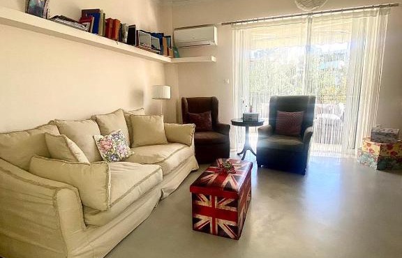 Comfort & Care - spacious flat in Marousi in Athens
